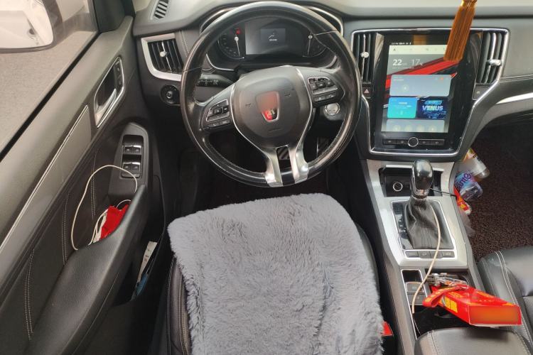 Used Roewe RX5 2016 30T Two-Wheel Drive Automatic Internet Smart Edition
