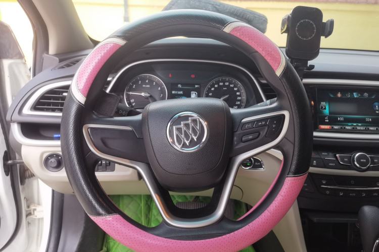 Used Buick GT 2015 15N Automatic Deluxe Edition Steering Wheel