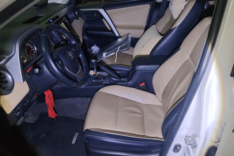 Used Toyota RAV4 2016 2.5L Automatic 4x4 Elite Edition Left Front Seat