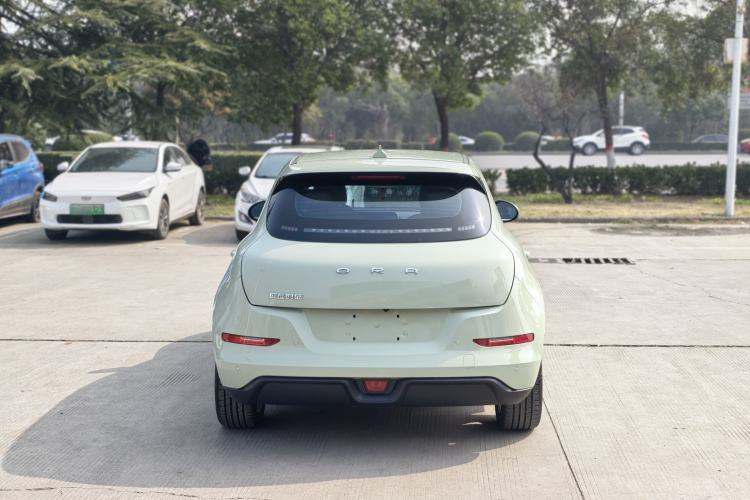 Used ORA Good Cat 2023 401 km Standard Range Luxury Version Lithium Iron Phosphate Exterior 6