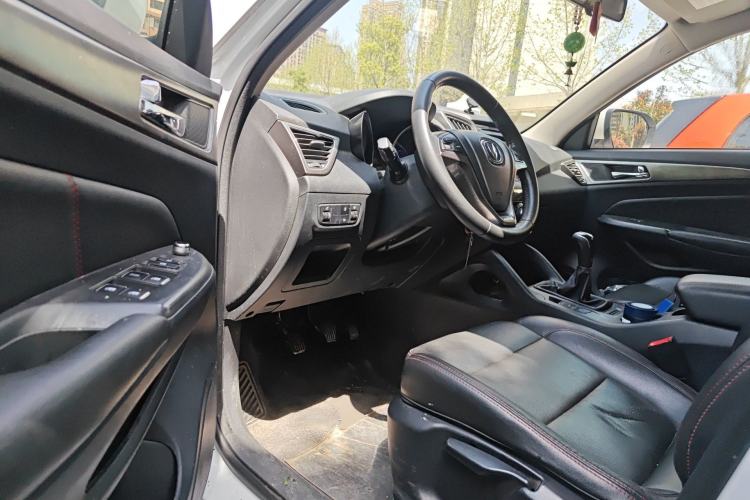 Used CHANGAN CS75 2014 2.0L Manual Luxury Version China IV Standard
