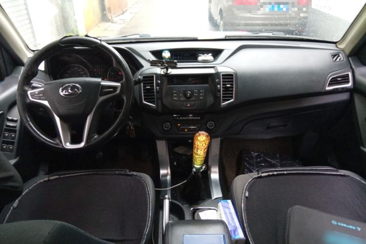 Used Leopaard Q6 2015 2.4L Manual Two-Wheel-Drive Elite Model
