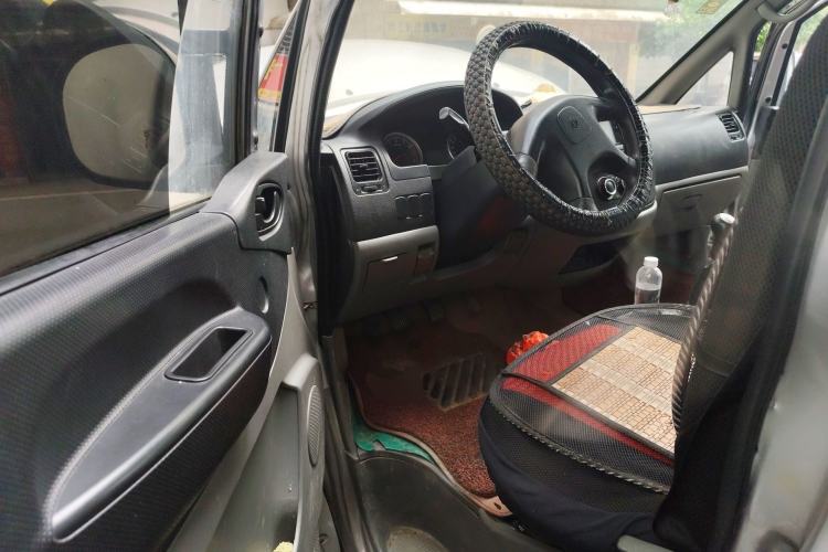 Used FORTHING Lingzhi 2013 M3 1.6L 7-Seater Comfort Model Driver Seat