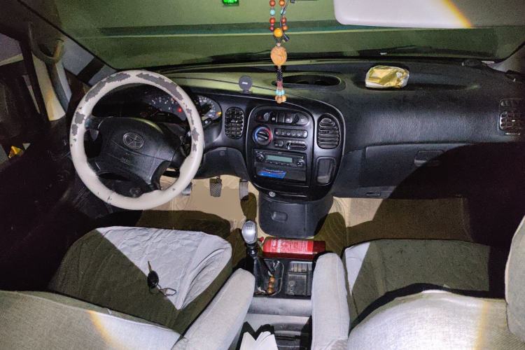 Used JAC Group Refine 2012 1.9T Shuttle Diesel Comfort Version HFC4DB1-2C Center Console