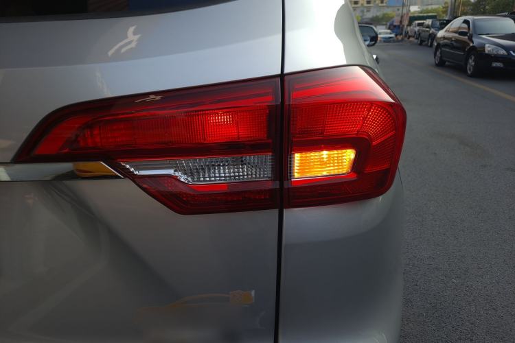 Used Haval M6 2019 1.5T Manual Two-Wheel Drive Urban Version China VI Standard
