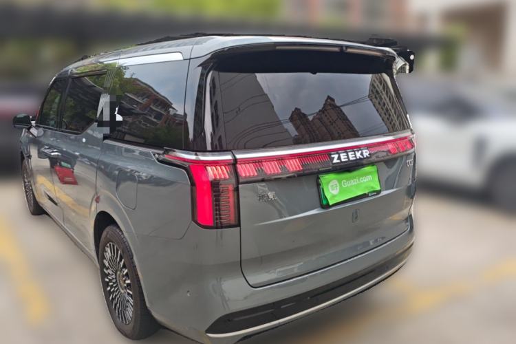 Used Zeekr 009 2024 7-Seater Walk-Through Version Four-Wheel Drive 108 kWh
