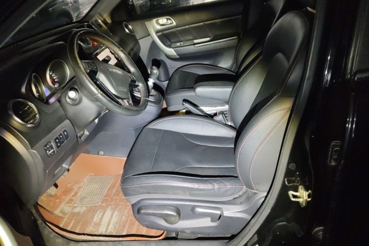 Used Haval H6 2016 Upgraded Model 1.5T Manual Two-Wheel Drive Elite Version
