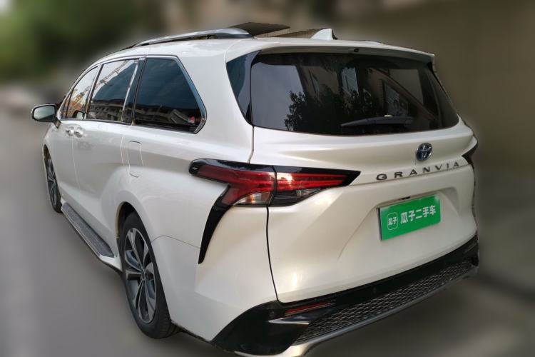 Used Toyota Granvia 2022 2.5L Hybrid Flagship Edition Rear Left 45 Deg