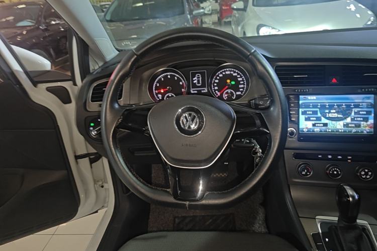 Used Volkswagen Golf 2015 1.6L Automatic Comfort Model