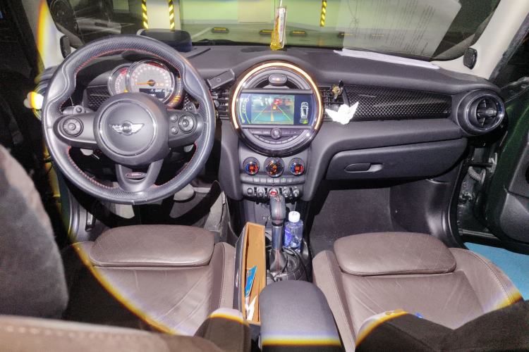 Used MINI 2016 2.0T COOPER S Pioneer Edition Five-Door Model Center Console