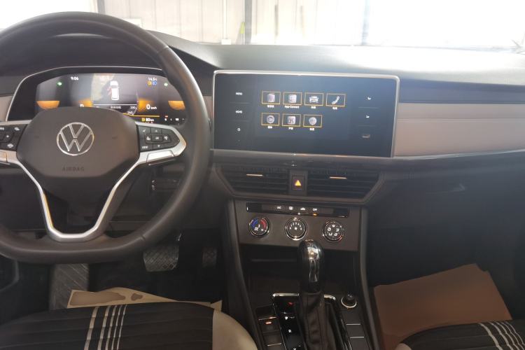 Used Volkswagen Bora 2024 200TSI DSG Comfort Edition Center Console