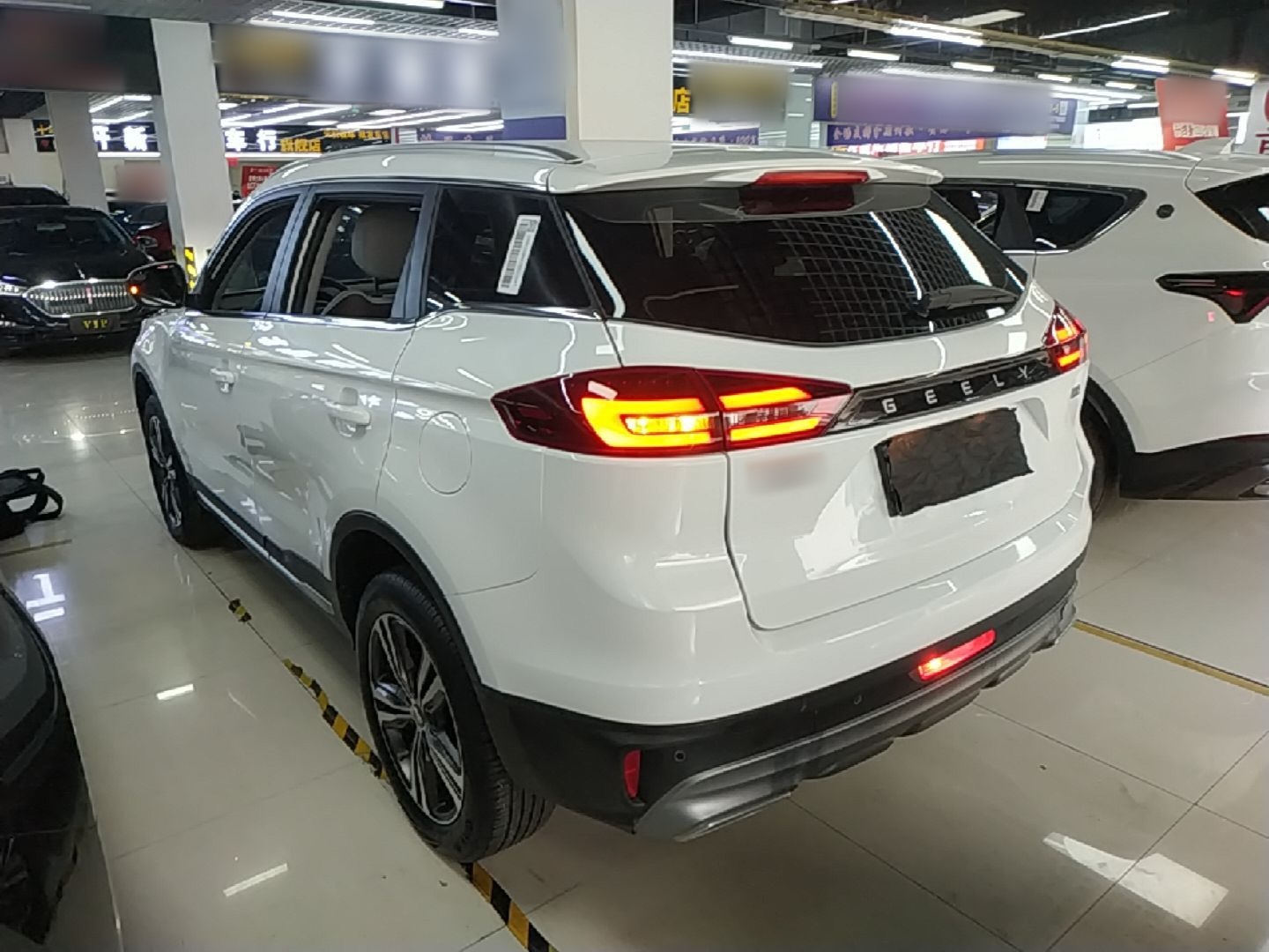Geely Auto Emgrand X7 Sport 2022 1.8TD DCT Zhiya Trim — снимка 4