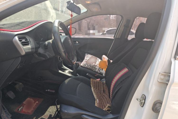 Used Citroen Elysee 2015 Zhishang Edition 1.6L Manual Fashion Model