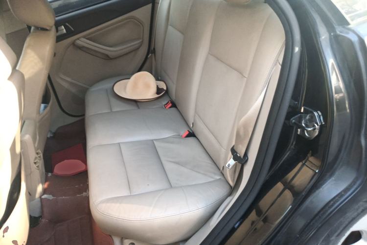 Used Ford Focus 2011 Sedan 1.8L Automatic Fashion Edition
