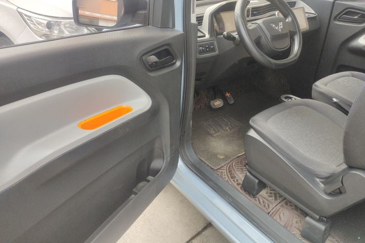 Used Wuling Hongguang MINIEV 2020 Zizai Version Lithium-NMC Driver Seat