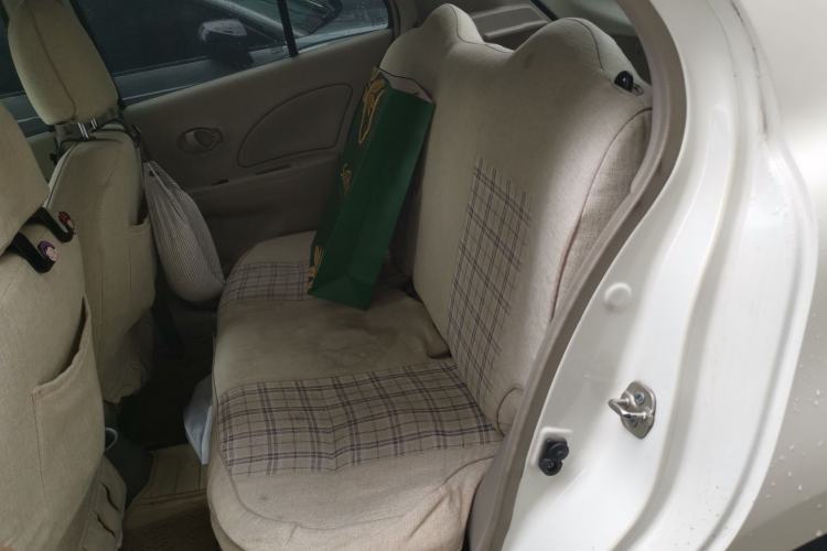 Used Nissan March 2015 1.5L Automatic E-Xuan Edition
