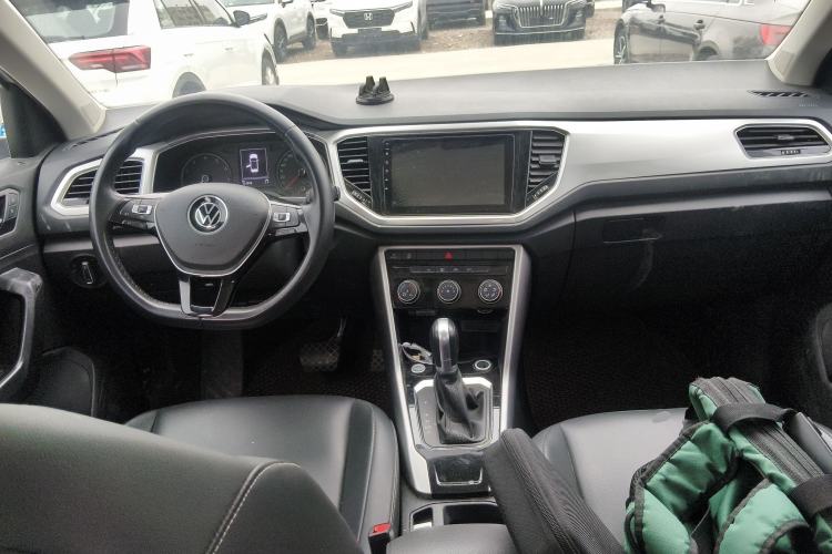 Used Volkswagen T-ROC 2022 280TSI DSG Two-Wheel Drive Elite PLUS Center Console