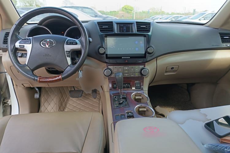 Used Toyota Highlander 2012 2.7L Two-Wheel Drive 7-Seater Luxury Edition