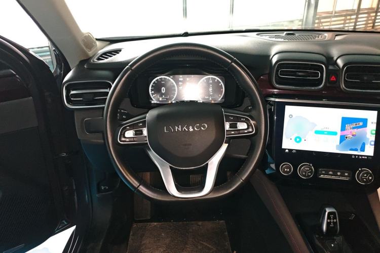 Used Lynk & Co 02 2019 High-Energy Edition 2.0T Automatic Two-Wheel Drive Shine Pro Edition China VI Standard Steering Wheel