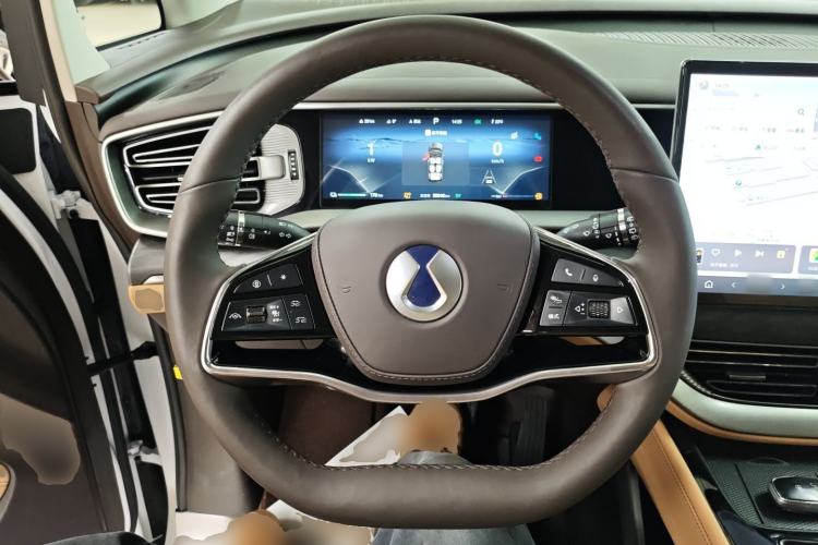 Used Denza D9 2024 DM-i 1050 Luxury Model
