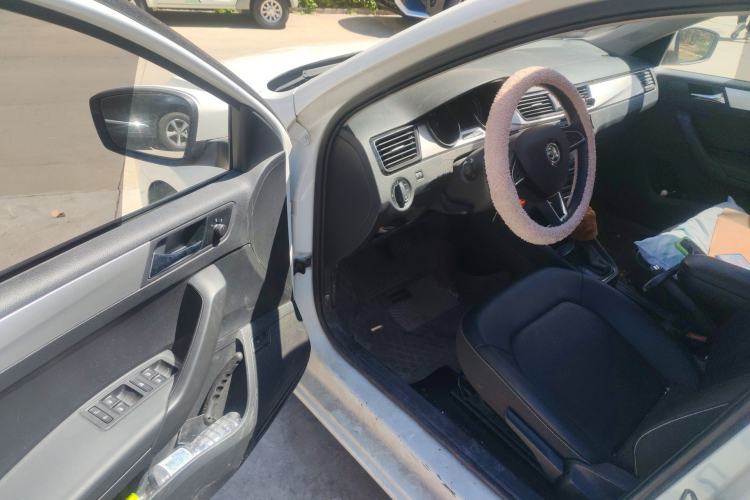 Used Skoda Rapid 2022 1.5L Automatic Comfort Edition
