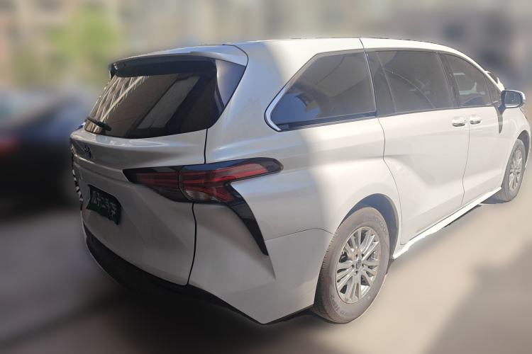 Used Toyota SIENNA 2023 2.5L Hybrid Comfort Edition Rear Right 45 Deg