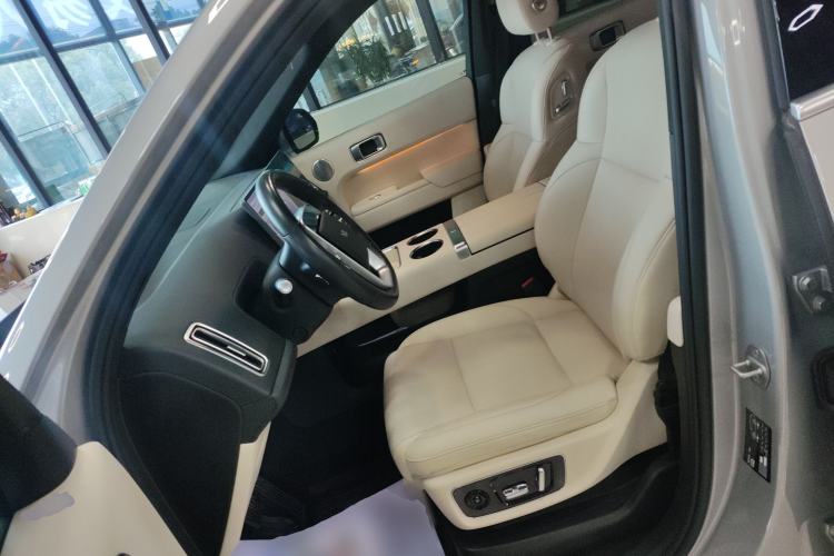 Used Li Auto L8 2023 Pro Model
