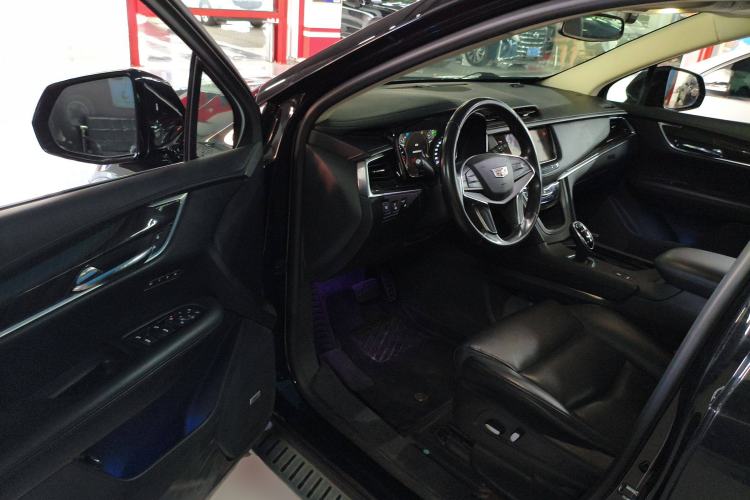 Used Cadillac XT5 2018 25T Luxury Model