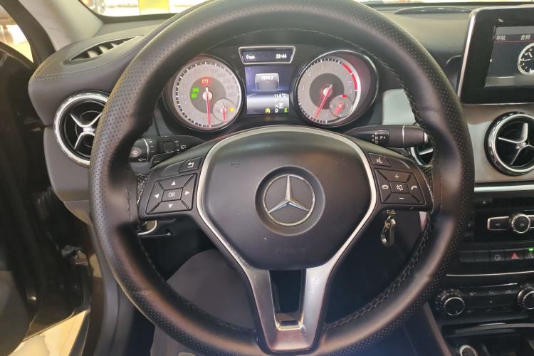 Used Mercedes-Benz GLA 2015 GLA 200 Fashion Model
