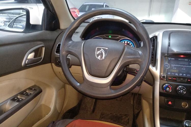 Used Baojun 630 2014 1.5L manual standard version