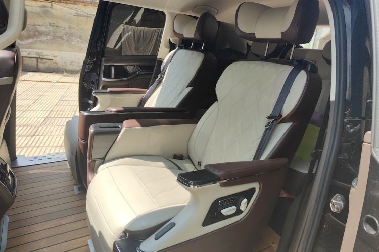 Used Volkswagen Viloran 2020 330TSI Business Edition Left Rear Seat