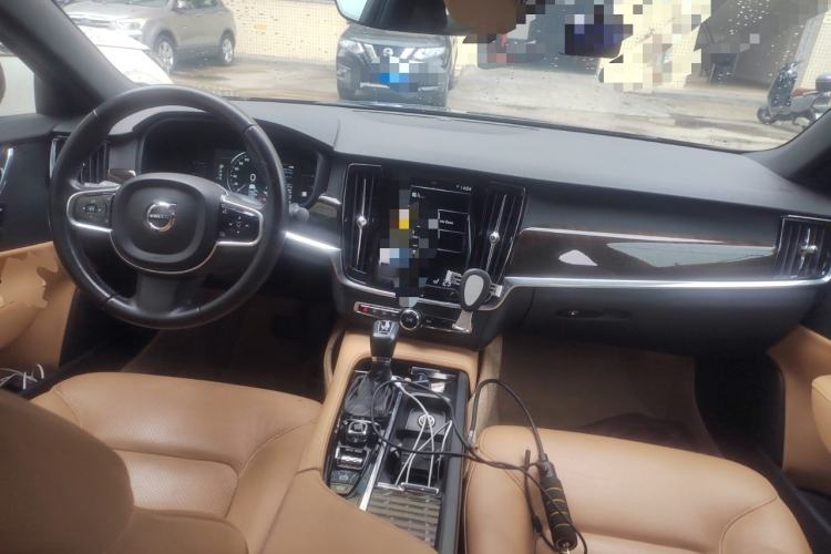 Used Volvo S90 2018 T4 Zhiyuan Edition
