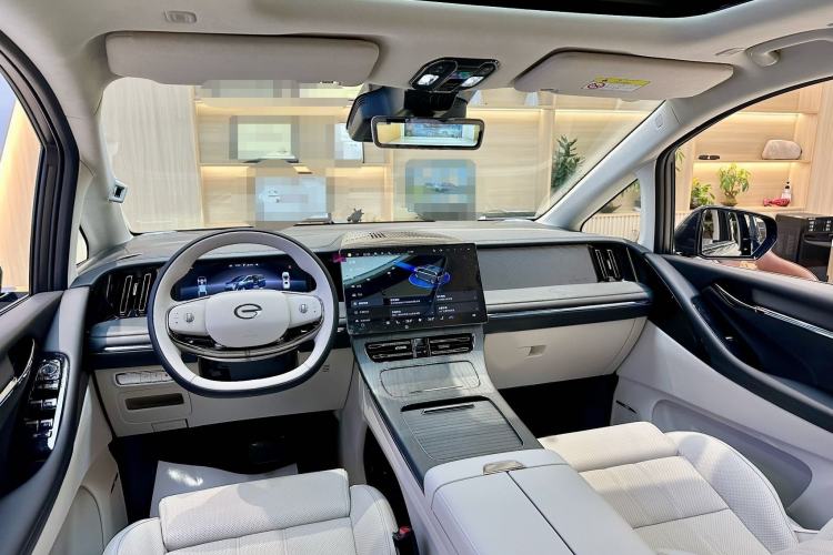 Used GAC Trumpchi Xiangwang M8 2025 Kunkun Series Ultra First-Class Cabin
