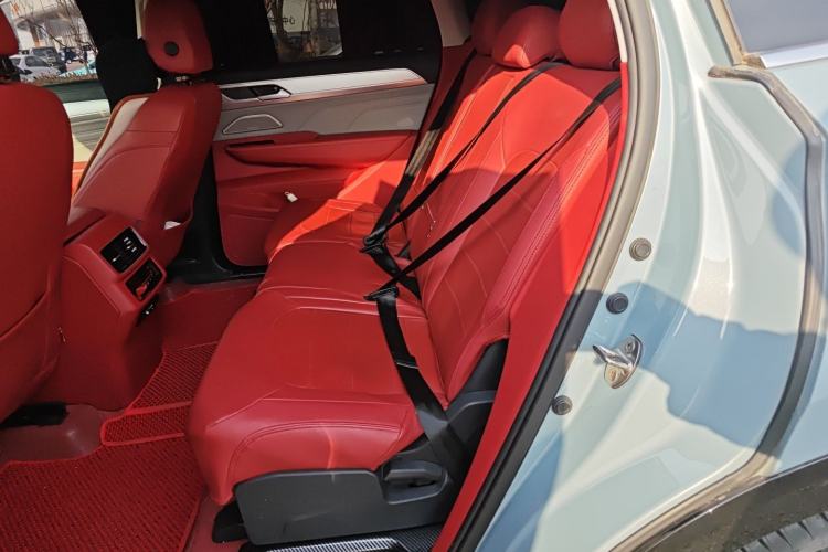 Used Volkswagen Tavendor 2023 380TSI Four-Wheel Drive R-Line First Edition Left Rear Seat