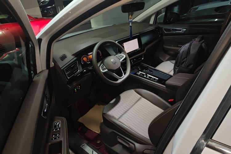 Used Volkswagen Viloran 2024 330TSI Business Edition Driver Seat