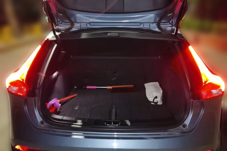 Used Volvo V40  Trunk