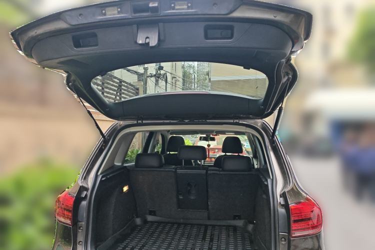 Used Volkswagen Tiguan 2015 1.8TSI Automatic All-Wheel-Drive Luxury Model Trunk