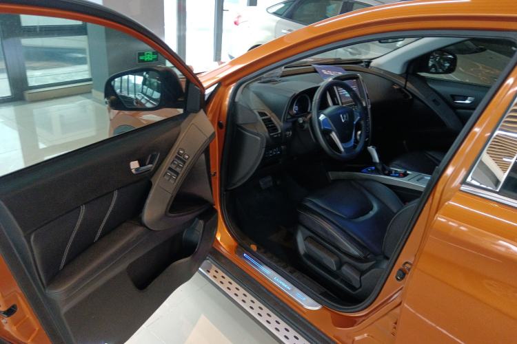 Used Luxgen U6 SUV 2015 1.8T Fashion Edition Driver Seat