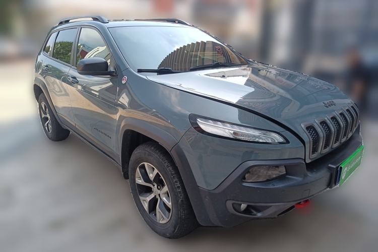 Used Jeep Cherokee 2014 3.2L High-Performance Version
