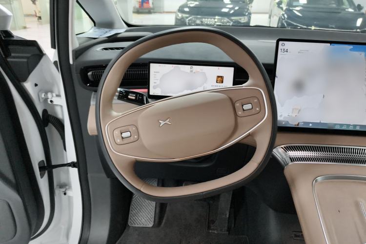 Used XPeng X9 2025 740 Ultra-Long Range Max
