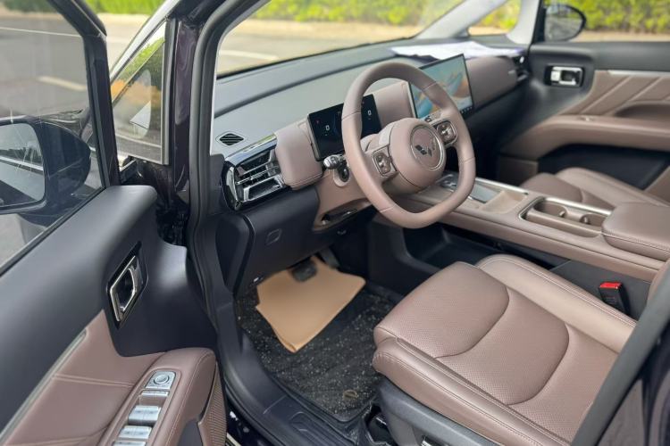 Used Wuling Starlight 730 2025 Model Pure Electric 500km Luxury Edition