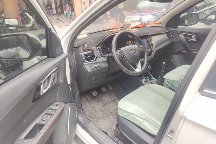 Used FAW Senya R7 2017 1.5T Manual Luxury Sunroof Model Driver Seat