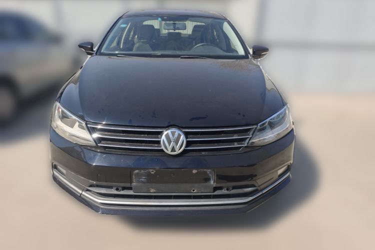 Used Volkswagen Sagitar 2015 1.6L Manual Comfort Model Front