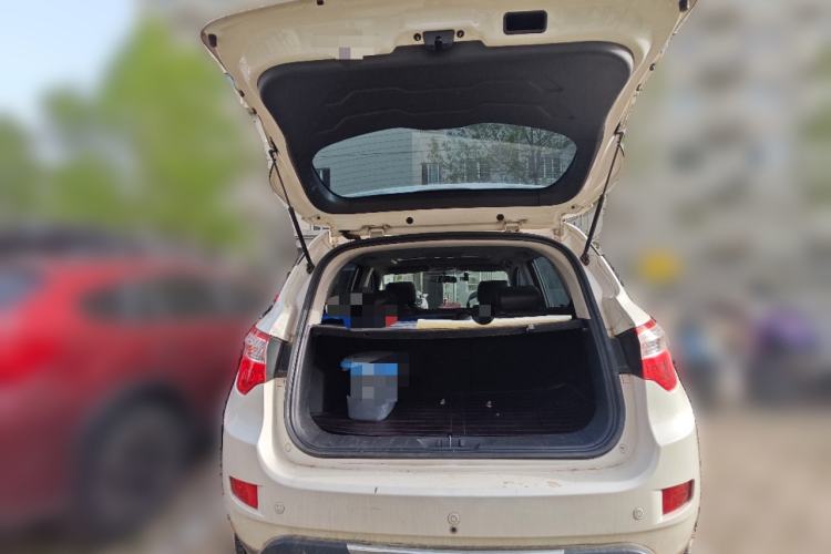 Used CHANGAN CS35 2014 1.6L Automatic Luxury Model China IV Standard Trunk