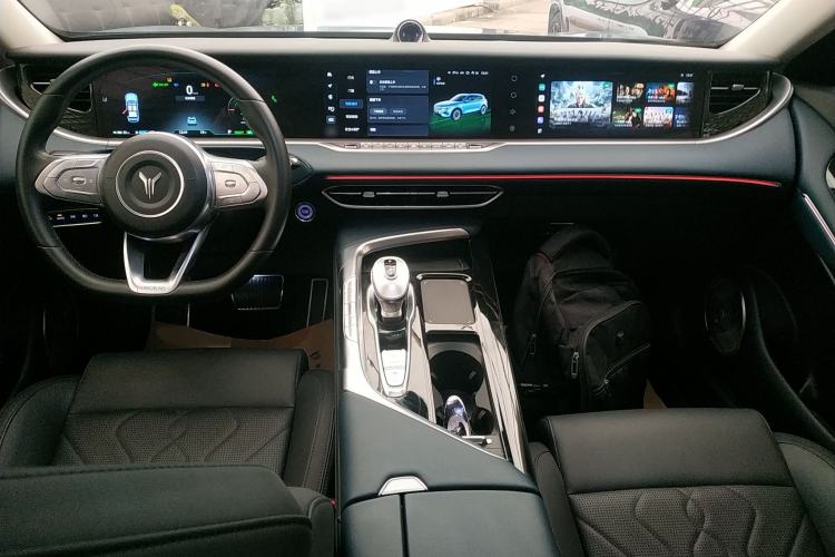 Used VOYAH FREE 2023 Four-Wheel Drive Extended-Range Model with Ultra-Long Range
