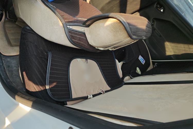 Used Citroen Elysee 2015 Zhishang Edition 1.6L Manual Fashion Model