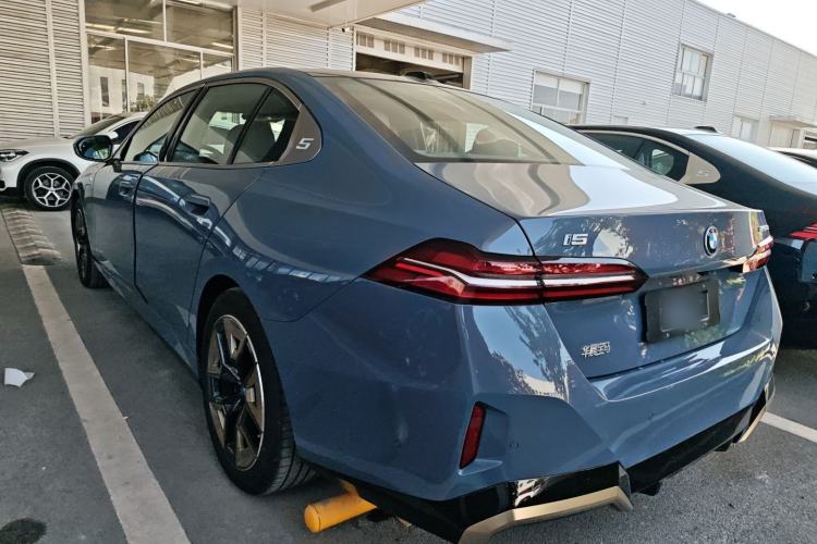 Used BMW i5 2024 eDrive 35L Luxury Model with M Sport Package
