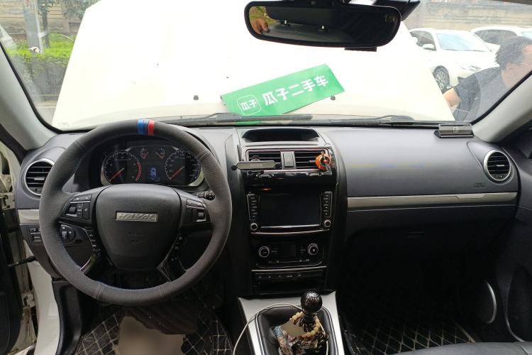 Used Haval H5 Classic 2018 Classic Edition 2.0T Manual 4x4 Prestige Model Center Console