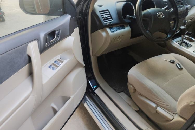 Used Toyota Highlander 2012 2.7L Two-Wheel Drive 7-Seater Elite Edition Driver Seat