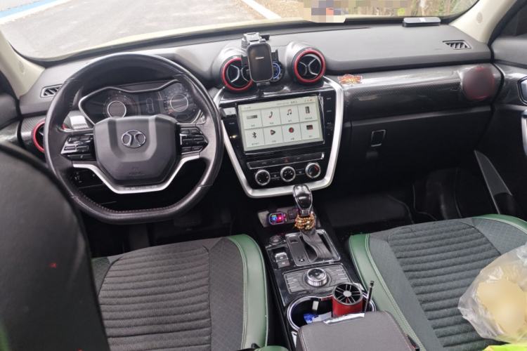 Used BAIC Off-Road BJ20 2016 1.5T CVT Luxury Model Center Console